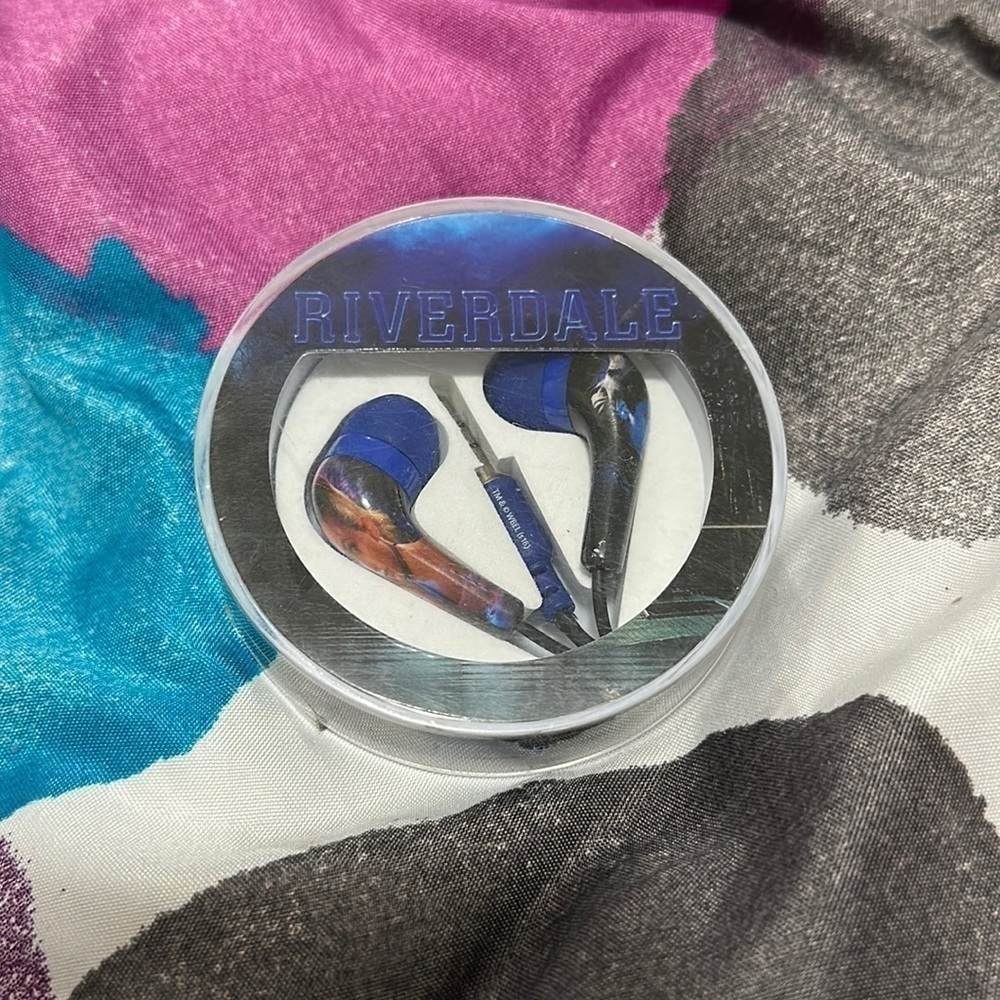 Riverdale Headphones